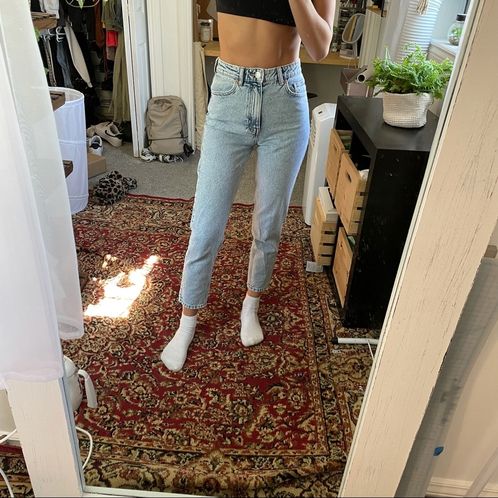 Zara Straight Leg alight Wash Jeans